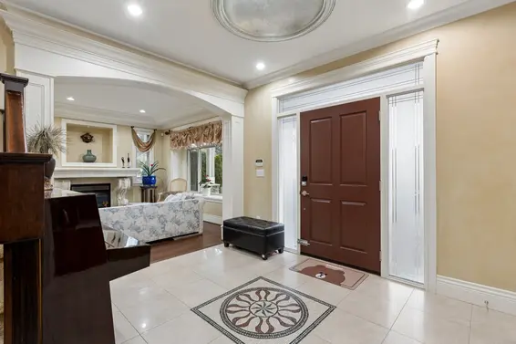 418 East 13th Street, North Vancouver For Sale - image 2