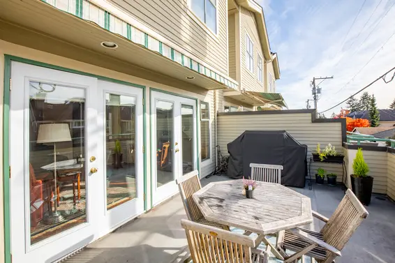 Deck 4 - 3 229 East 8th Street, North Vancouver  