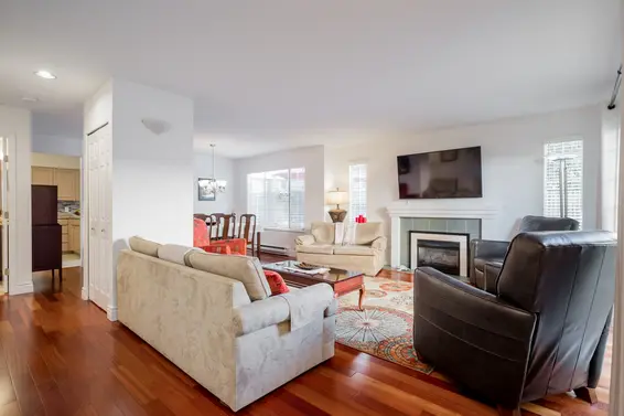 4 232 East 6th Street, North Vancouver For Sale - image 1
