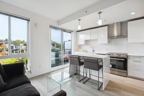 513 733 West 3rd Street, North Vancouver For Sale - image 4