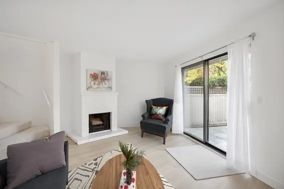 15 251 West 14th Street, North Vancouver For Sale - image 3
