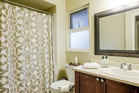 Bathroom - 4353 Ruth Crescent  