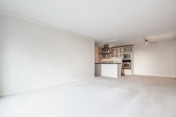202 1341 Clyde Avenue, North Vancouver For Sale - image 13