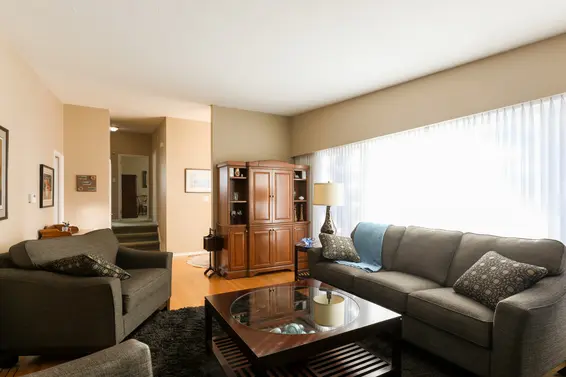 1042 Kennedy Avenue, North Vancouver For Sale - image 2