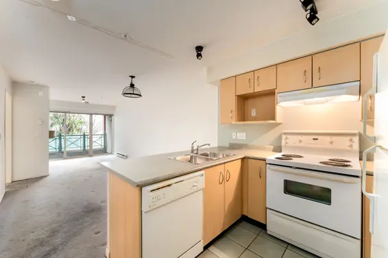 218 332 Lonsdale Avenue, North Vancouver For Sale - image 1