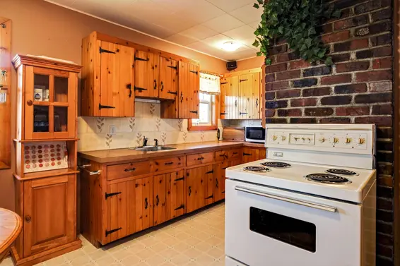 623 East 8th Street, North Vancouver For Sale - image 7
