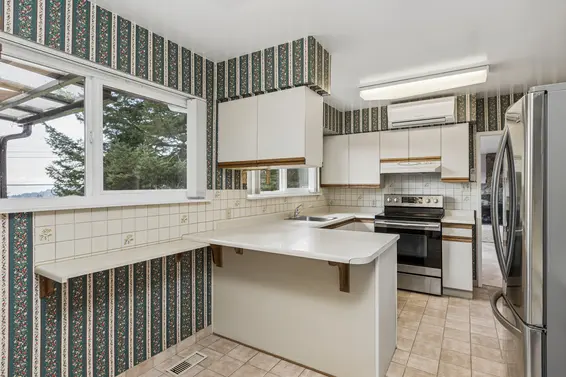 702 Winona Avenue, North Vancouver For Sale - image 14