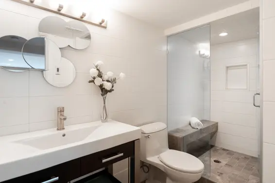 Bathroom - 1050 Lillooet Road, North Vancouver  