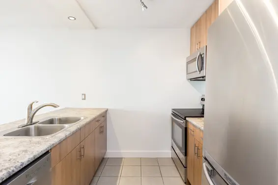 Kitchen 2 - 307-360 East 2nd Street, North Vancouver  