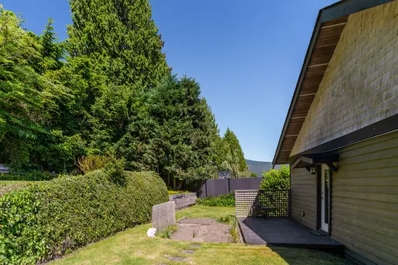 1070 Chamberlain Drive, North Vancouver For Sale - image 56