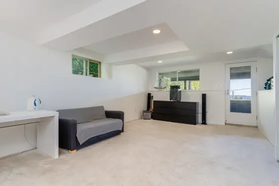 1070 Chamberlain Drive, North Vancouver For Sale - image 51