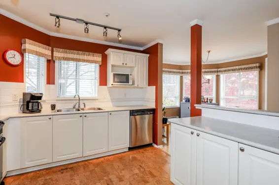 Kitchen - 214-128 West 8th Street, North Vancouver  