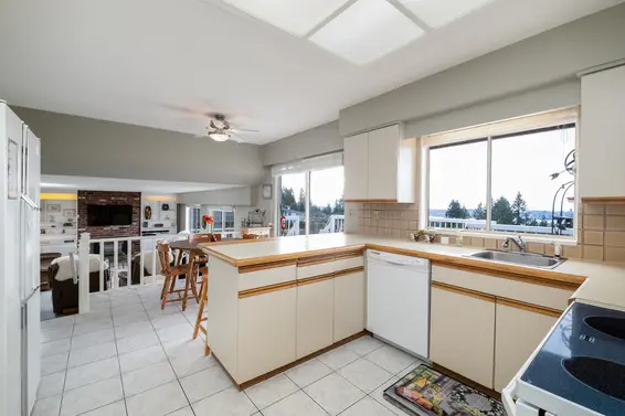 4395 Starlight Way, North Vancouver For Sale - image 10