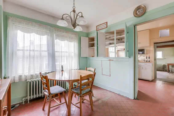 352 East 24th Street, North Vancouver - dining room  