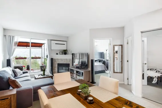 Living - 411-3629 Deercrest Drive, North Vancouver  