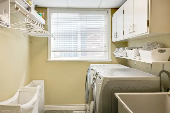 Laundry - 2400 Weymouth Place, North Vancouver  