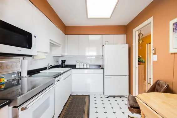 Kitchen 3 - 1702 1327 E Keith Road, North Vancouver  