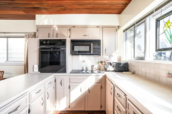 Kitchen 4  - 502 E 18th Street, North Vancouver  