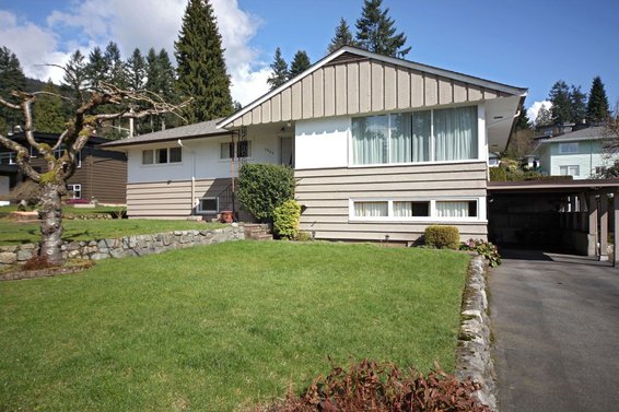 3852 Norwood Avenue, North Vancouver