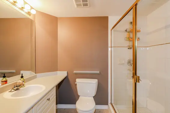 Master Ensuite - 214-128 West 8th Street, North Vancouver  