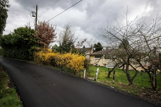 198 Carisbrooke Crescent, North Vancouver For Sale - image 20