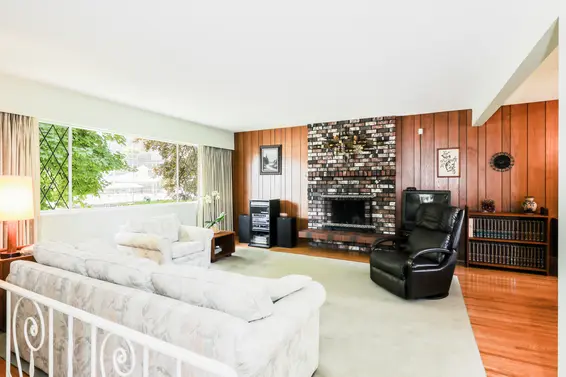 Living Room - 3490 Institute Road  