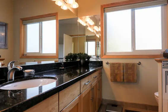 1042 Kennedy Avenue, North Vancouver For Sale - image 12