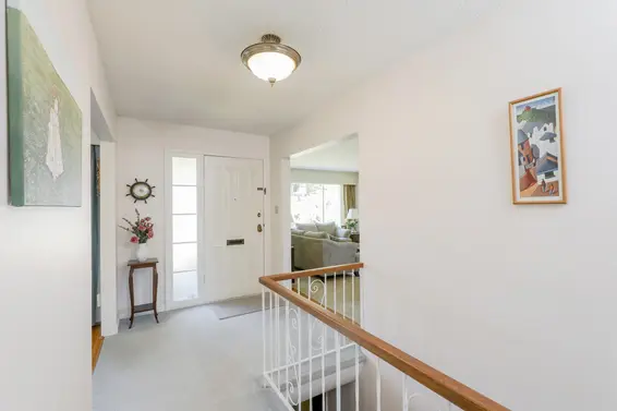 Foyer - 935 Beaconsfield Road, North Vancouver  