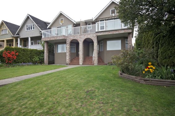 2-238 East 5th Street, North Vancouver