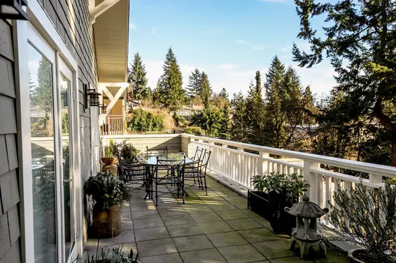 Large deck with City Views  