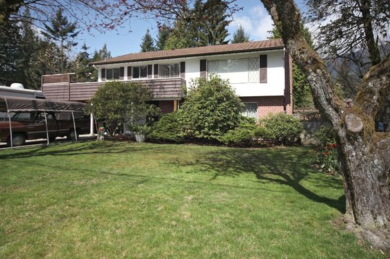 1088 Marigold Avenue, North Vancouver