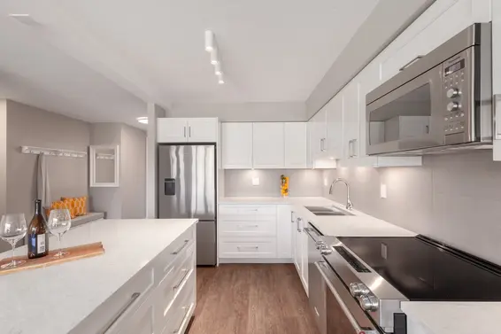 Kitchen - 904-1327 East Keith Road, North Vancouver  
