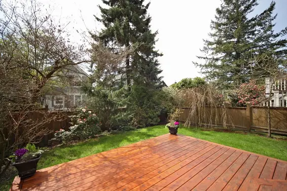 Deck  