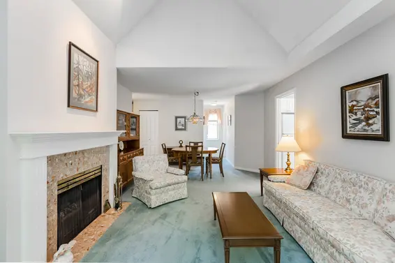 Living Room 6 - 401 2059 Chesterfield Avenue, North Vancouver  
