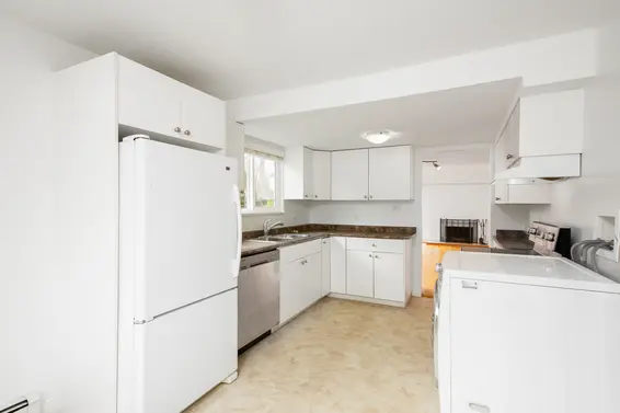 801-555 W 28th Street, North Vancouver - Kitchen  