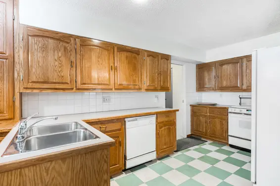 Kitchen 3 - 4649 Tourney Road, North Vancouver  