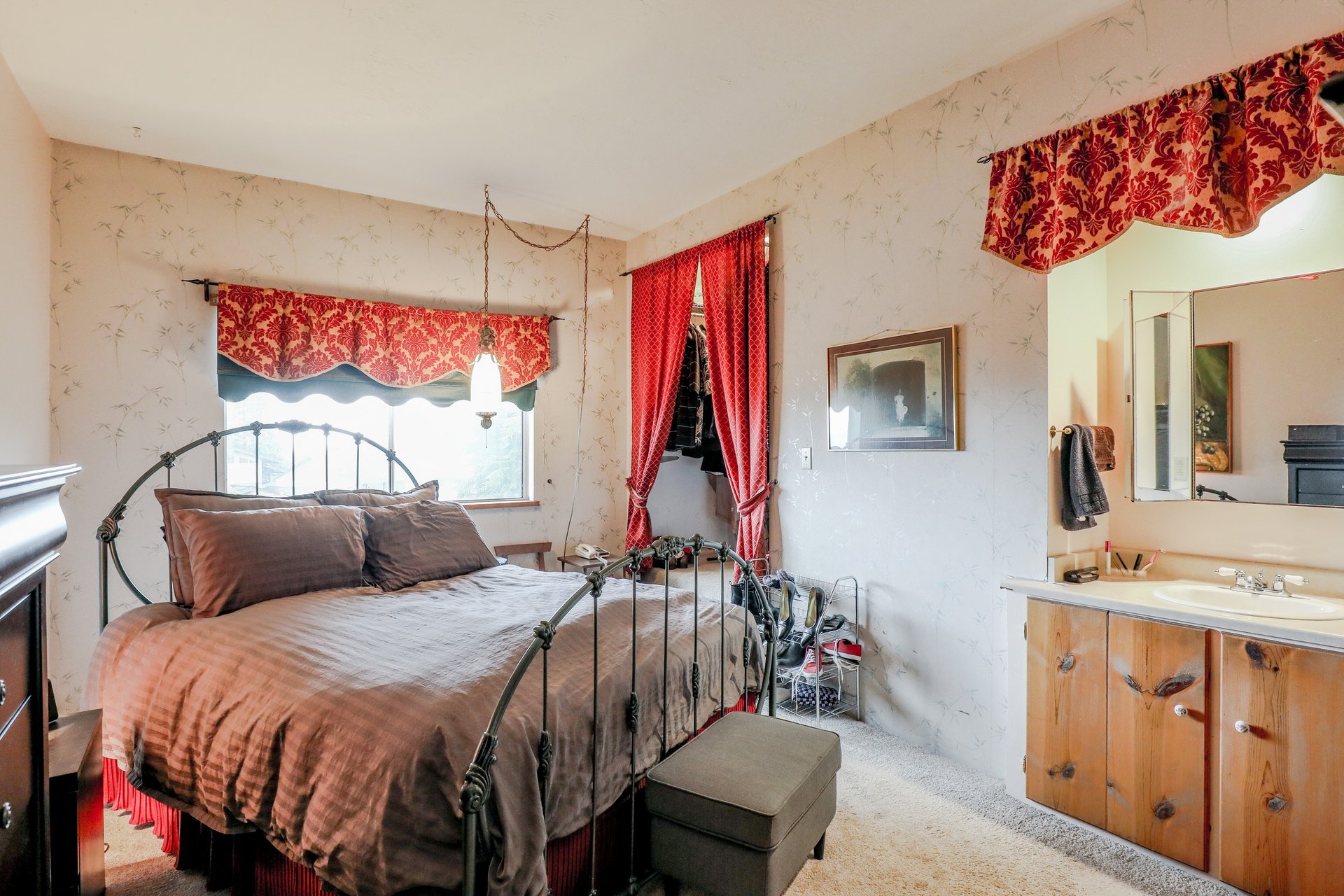 868 Drayton Street, North Vancouver SOLD Price? Log In.