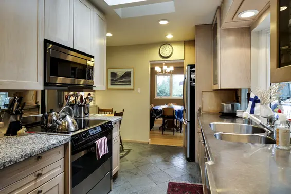 611 East Windsor Road, North Vancouver For Sale - image 7