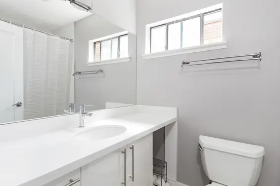 Master Ensuite - 3309 Mountain Highway, North Vancouver  