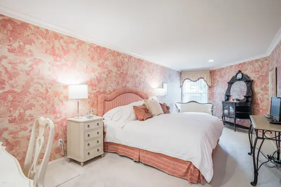 304-1500 Ostler Court, North Vancouver -  master bedroom  