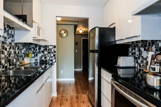 Kitchen - 102-156 West 21st Street  