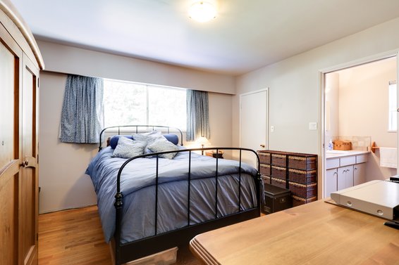 Master Bedroom - 926 East 29th Street, North Vancouver