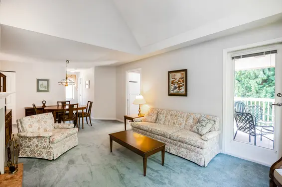 Living Room 4 - 401 2059 Chesterfield Avenue, North Vancouver  