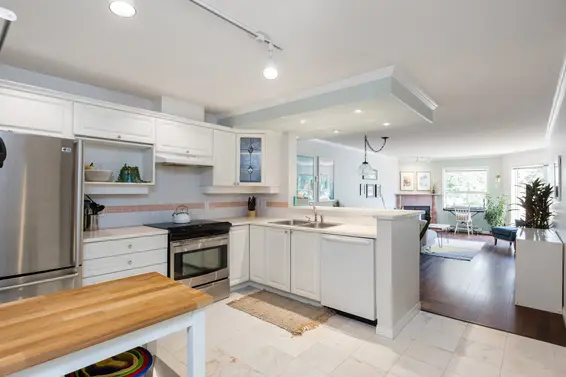 Kitchen - 506-1500 Ostler Court, North Vancouver  