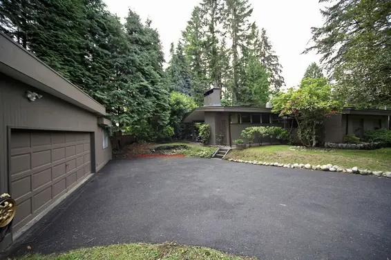 Double Garage with workshop  