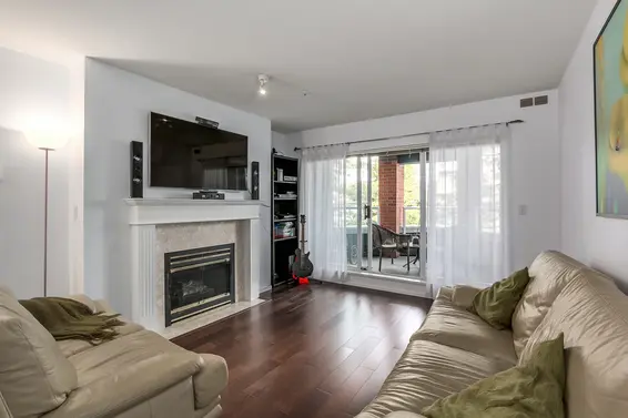 206-128 West 8th Street, North Vancouver For Sale - image 4