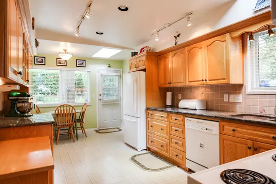 202 West 27th Street, North Vancouver For Sale - image 7