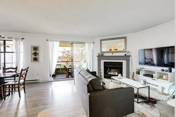 Living Room - 5-220 East 4th Street, North Vancouver  