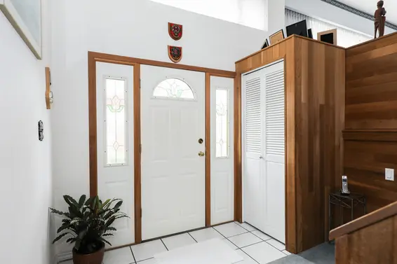 Entrance - 3715 Norwood Avenue, North Vancouver  