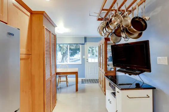 Kitchen - 2730 Eastern Avenue, North Vancouver  
